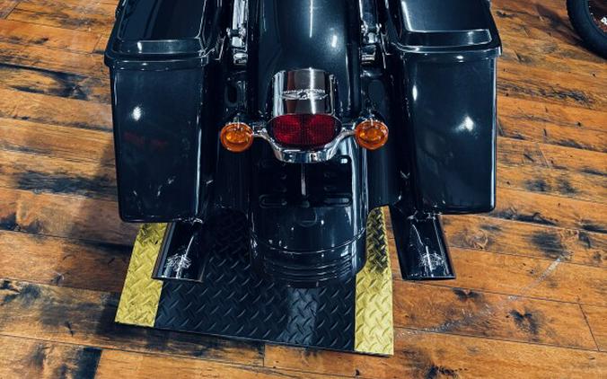 2009 Harley-Davidson® Street Glide® BLACK PEARL