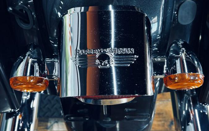 2009 Harley-Davidson® Street Glide® BLACK PEARL