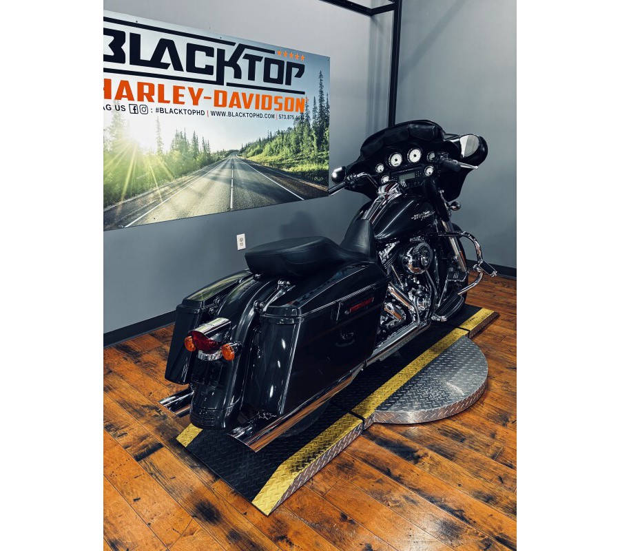 2009 Harley-Davidson® Street Glide® BLACK PEARL