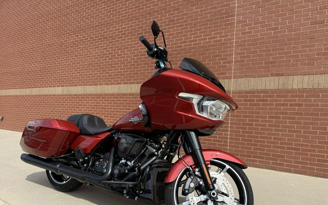 2025 Harley-Davidson® Road Glide® Whiskey Firestorm - Black Finish