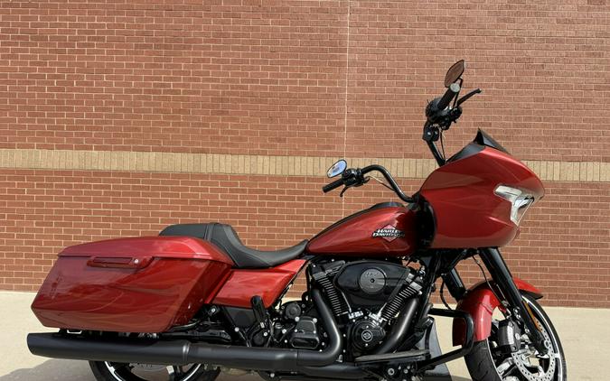 2025 Harley-Davidson® Road Glide® Whiskey Firestorm - Black Finish