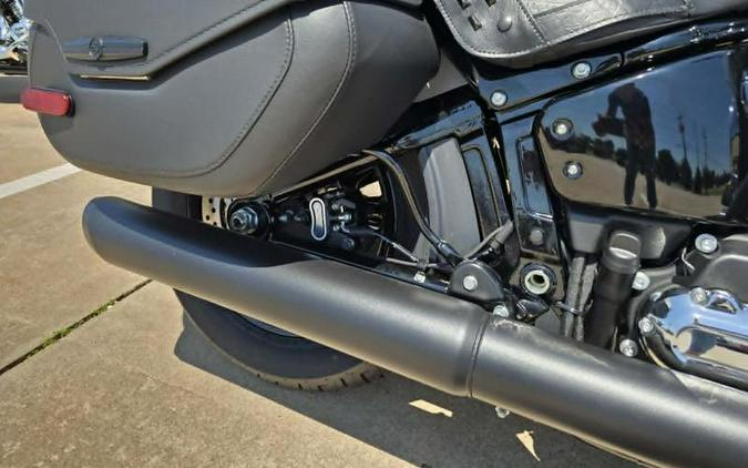 2026 Harley-Davidson® FLHC - Heritage Classic