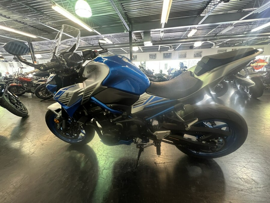 2020 Kawasaki Z900 Blue / Silver
