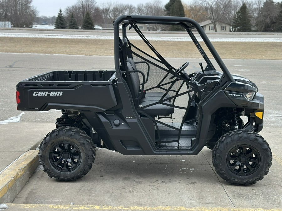 2025 Can-Am Defender DPS HD10