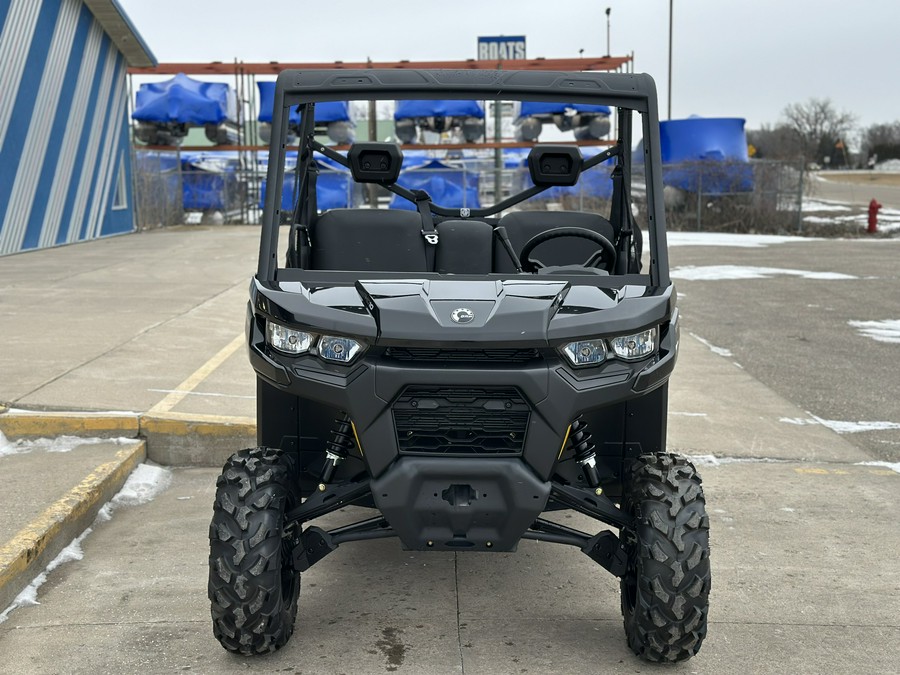 2025 Can-Am Defender DPS HD10