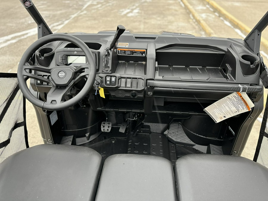 2025 Can-Am Defender DPS HD10
