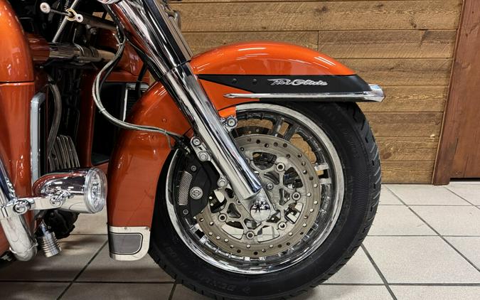 2019 Harley-Davidson® Tri Glide® Ultra Scorched Orange/Black Denim FLHTCUTG
