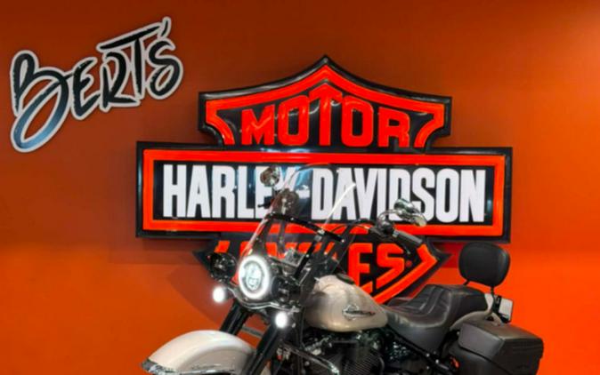 2018 Harley-Davidson® FLHC - Softail® Heritage Classic