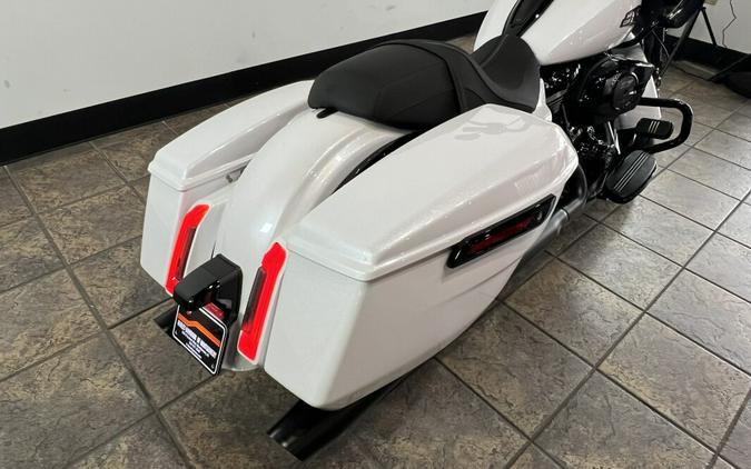 FLTRX 2024 Road Glide®