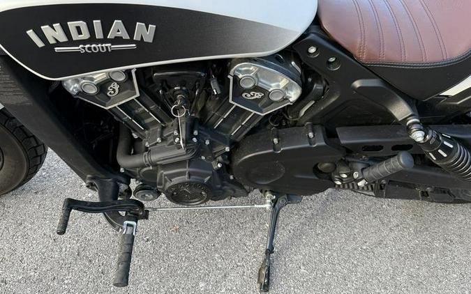 2020 Indian Motorcycle® Scout® Bobber ABS White Smoke