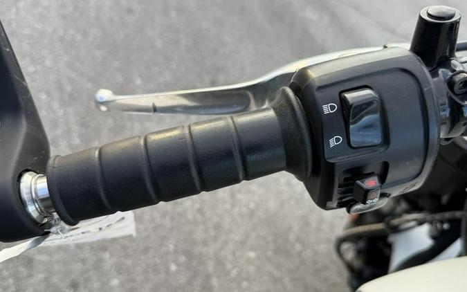 2020 Indian Motorcycle® Scout® Bobber ABS White Smoke