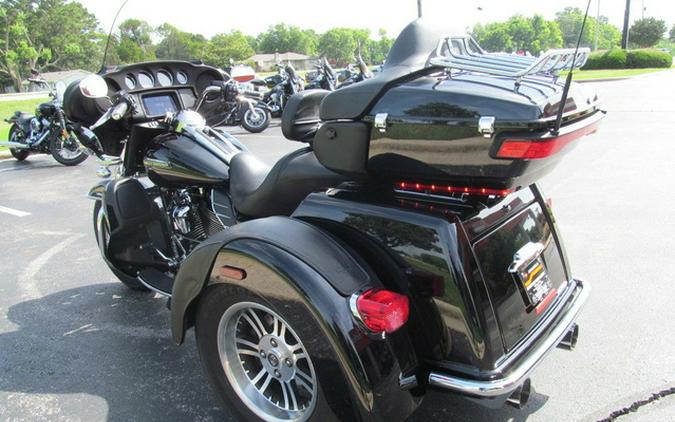 2019 Harley-Davidson Trike FLHTCUTG - Tri Glide Ultra