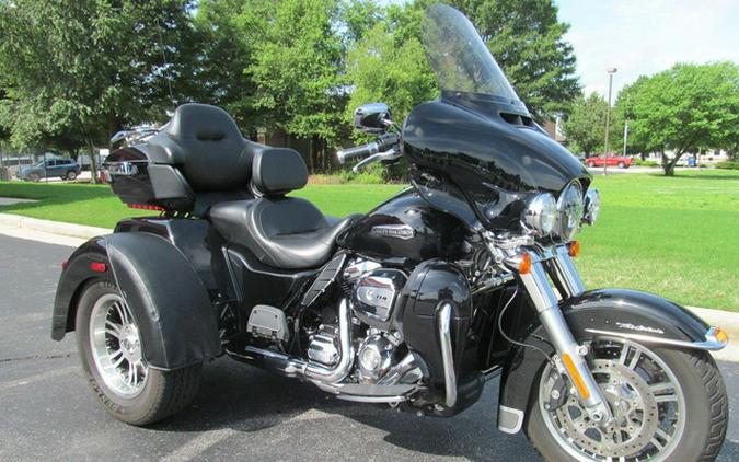 2019 Harley-Davidson Trike FLHTCUTG - Tri Glide Ultra
