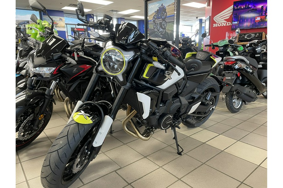 2024 CFMOTO 700CL-X SPORT