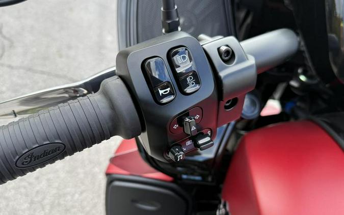 2025 Indian Motorcycle® Pursuit® Dark Horse® w/PowerBand Audio Sunset Red Smoke with Black Smoke