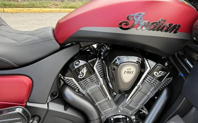 2025 Indian Motorcycle® Pursuit® Dark Horse® w/PowerBand Audio Sunset Red Smoke with Black Smoke