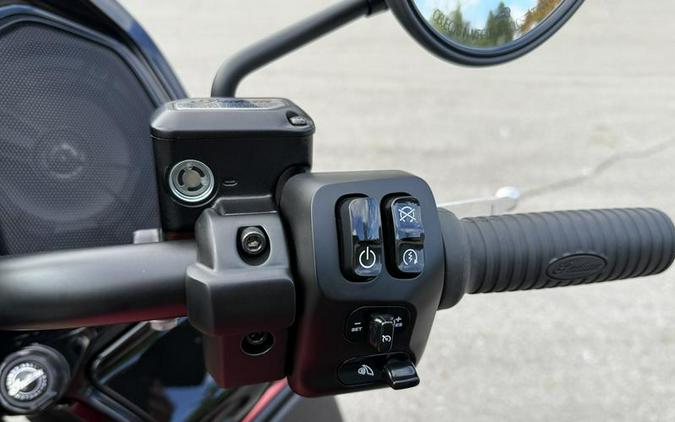 2025 Indian Motorcycle® Pursuit® Dark Horse® w/PowerBand Audio Sunset Red Smoke with Black Smoke