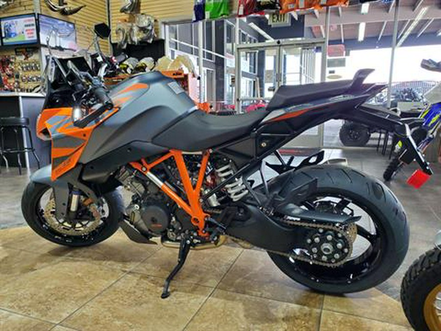 2023 KTM 1290 Super Duke GT