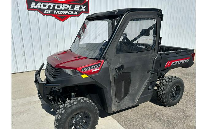 2021 Polaris Industries RANGER 1000 PREMIUM - MATTE SUNSET RED EPS