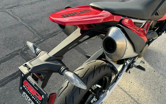 2025 Ducati HYPERMOTARD 698