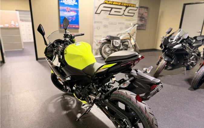2026 Kawasaki Ninja 500 ABS Metallic Yellowish GreenEbony