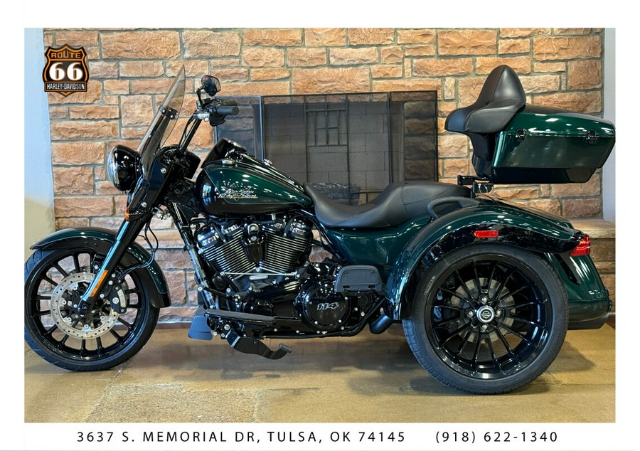 2024 Harley-Davidson® Freewheeler® Alpine Green