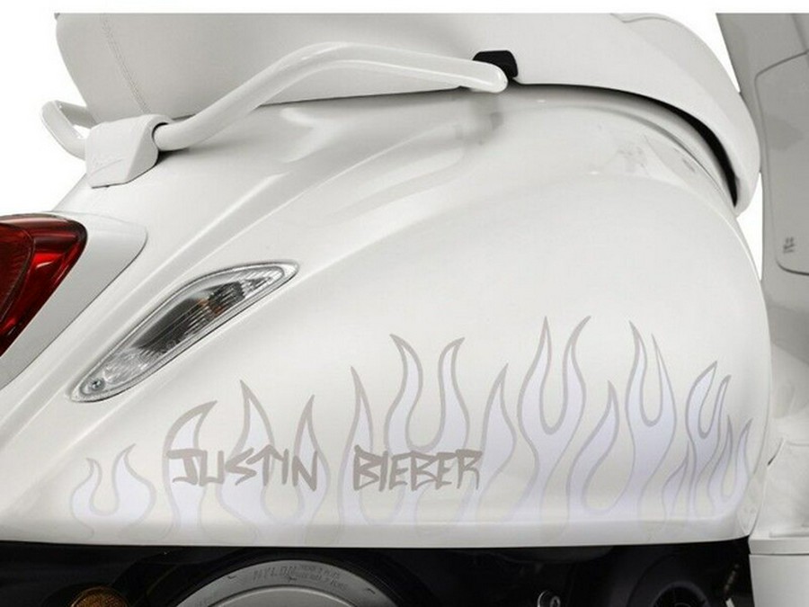 2022 Vespa Sprint 50 Justin Bieber X