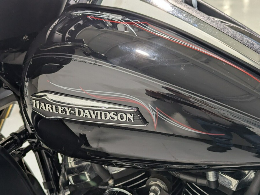 2021 Harley-Davidson® Tri Glide® Ultra Vivid Black