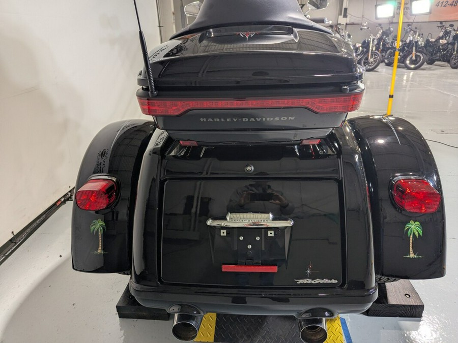 2021 Harley-Davidson® Tri Glide® Ultra Vivid Black