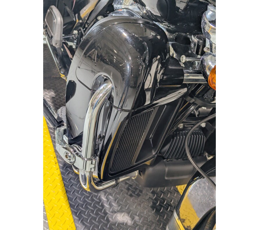 2021 Harley-Davidson® Tri Glide® Ultra Vivid Black