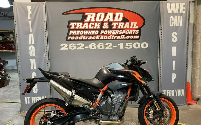 2022 KTM 890 Duke R