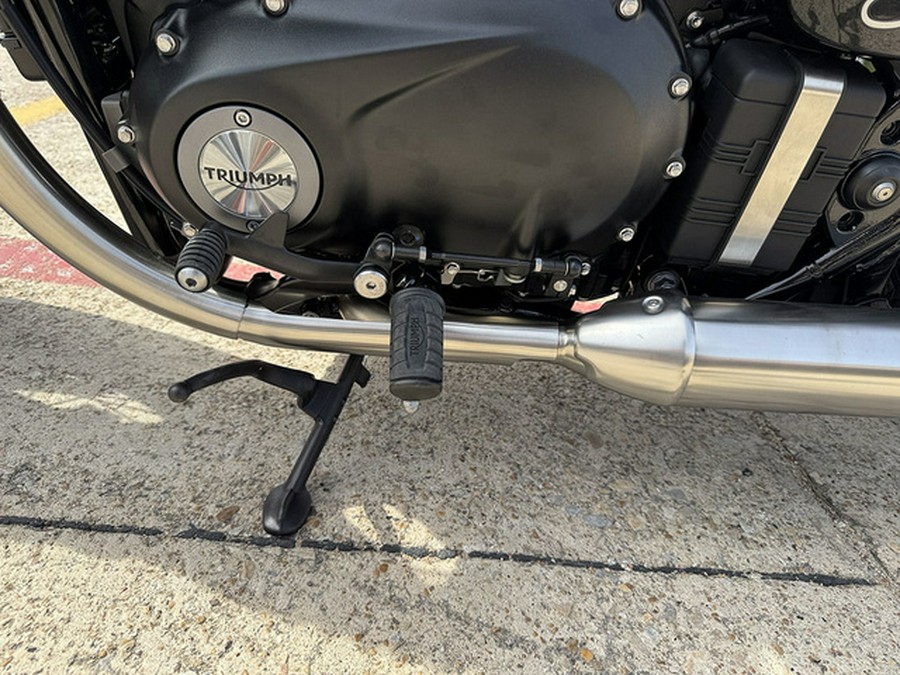 2026 Triumph Bonneville Bobber Interstellar Blue