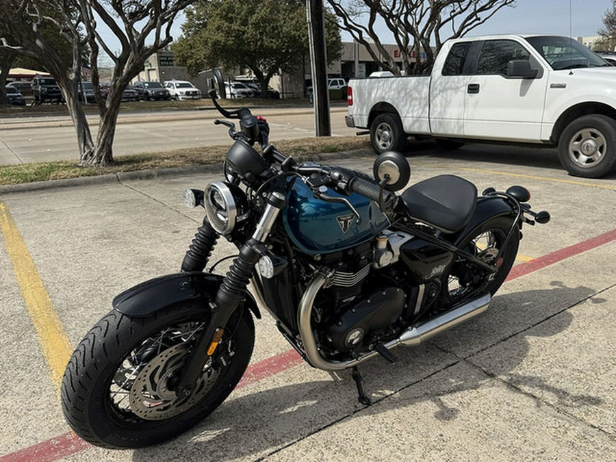 2026 Triumph Bonneville Bobber Interstellar Blue