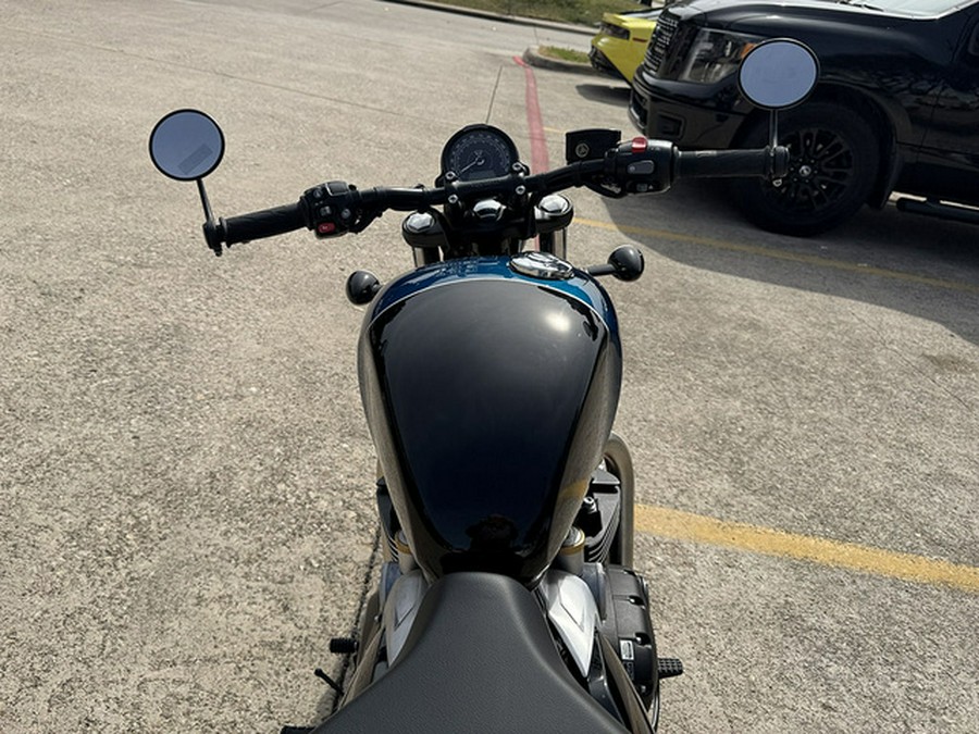 2026 Triumph Bonneville Bobber Interstellar Blue