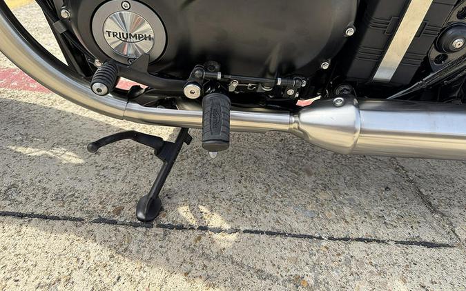 2026 Triumph Bonneville Bobber Interstellar Blue