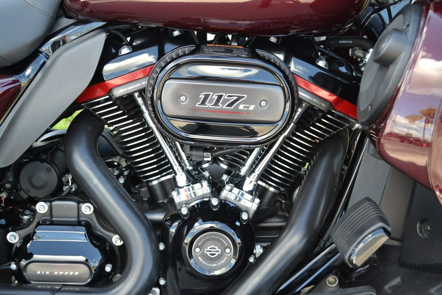 2019 Harley-Davidson® CVO™ Street Glide® - FLHXSE