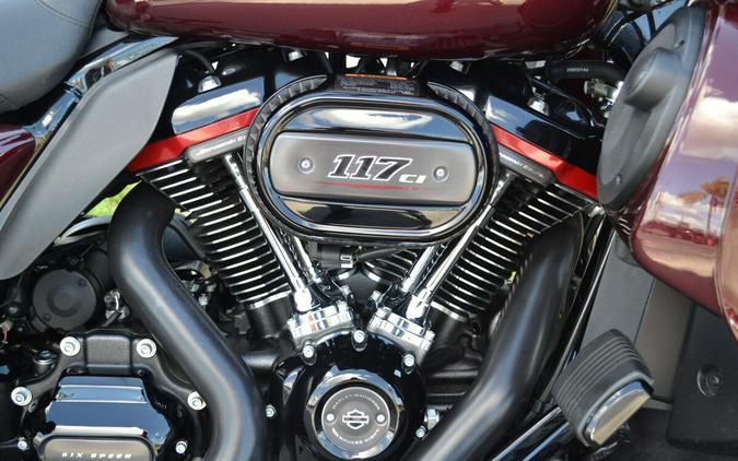 2019 Harley-Davidson® CVO™ Street Glide® - FLHXSE