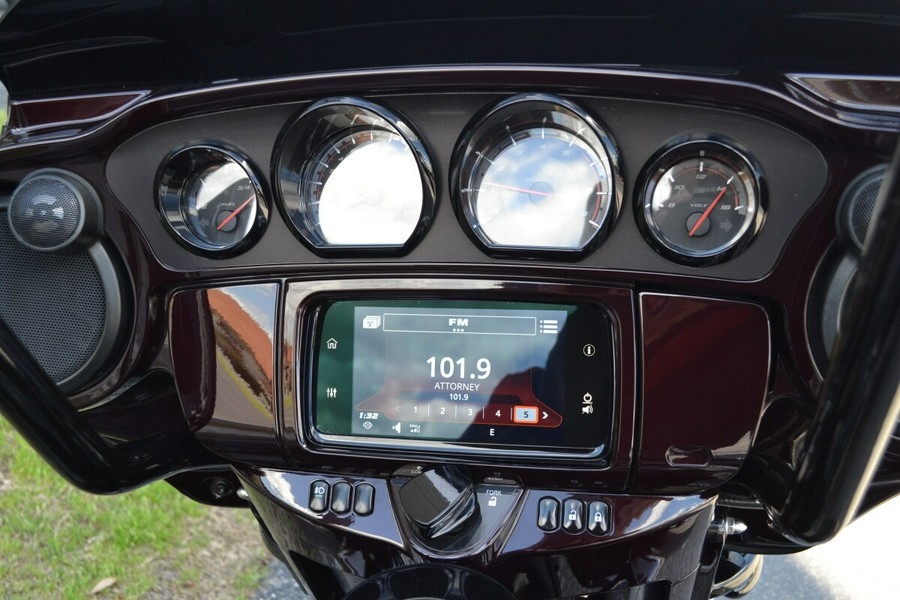 2019 Harley-Davidson® CVO™ Street Glide® - FLHXSE