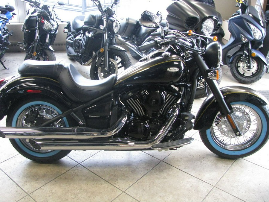 2023 Kawasaki Vulcan® 900 Classic