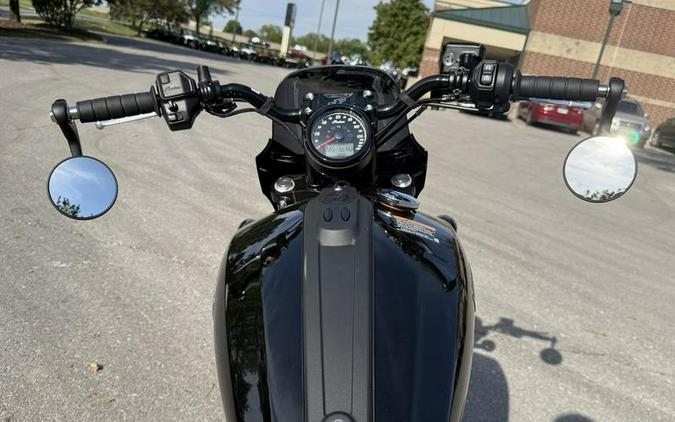 2025 Indian Motorcycle® Sport Scout® Black Metallic