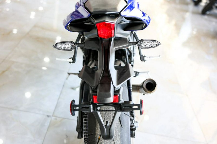 2024 Yamaha YZF-R1