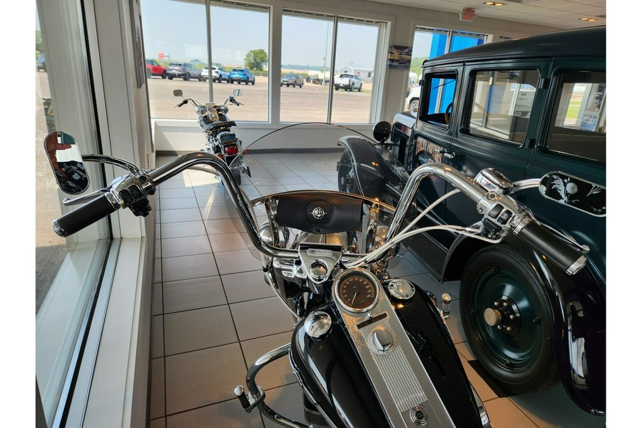 2003 Harley-Davidson® Road King Classic