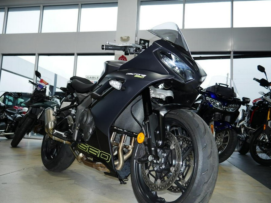 2025 Triumph Daytona 660 Satin Granite/Satin Black