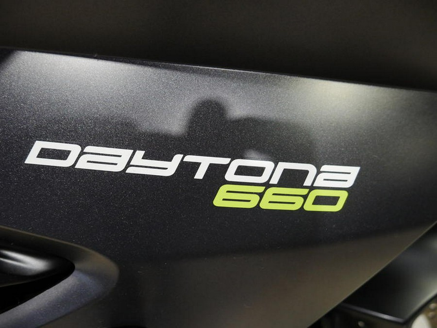 2025 Triumph Daytona 660 Satin Granite/Satin Black