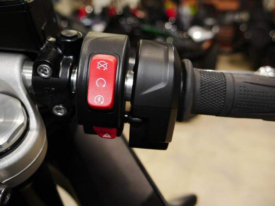 2025 Triumph Daytona 660 Satin Granite/Satin Black