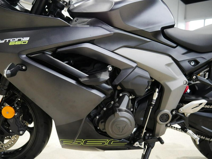 2025 Triumph Daytona 660 Satin Granite/Satin Black