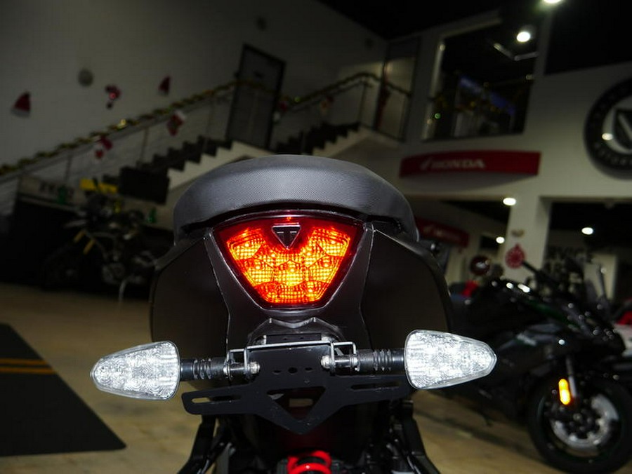 2025 Triumph Daytona 660 Satin Granite/Satin Black