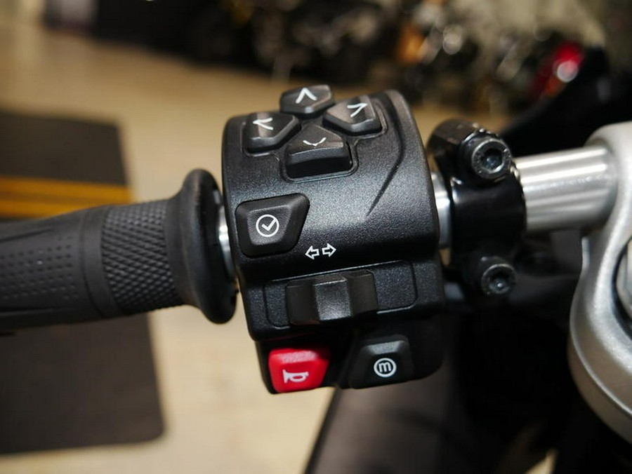 2025 Triumph Daytona 660 Satin Granite/Satin Black