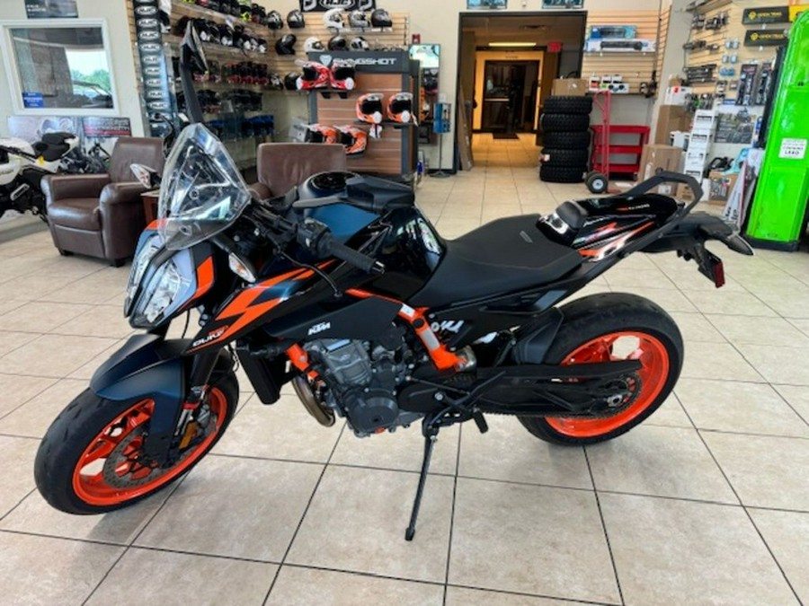 2022 KTM 890 Duke R