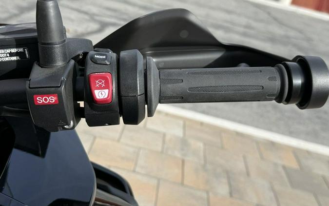 2025 BMW S 1000 XR Black Storm Metallic 2